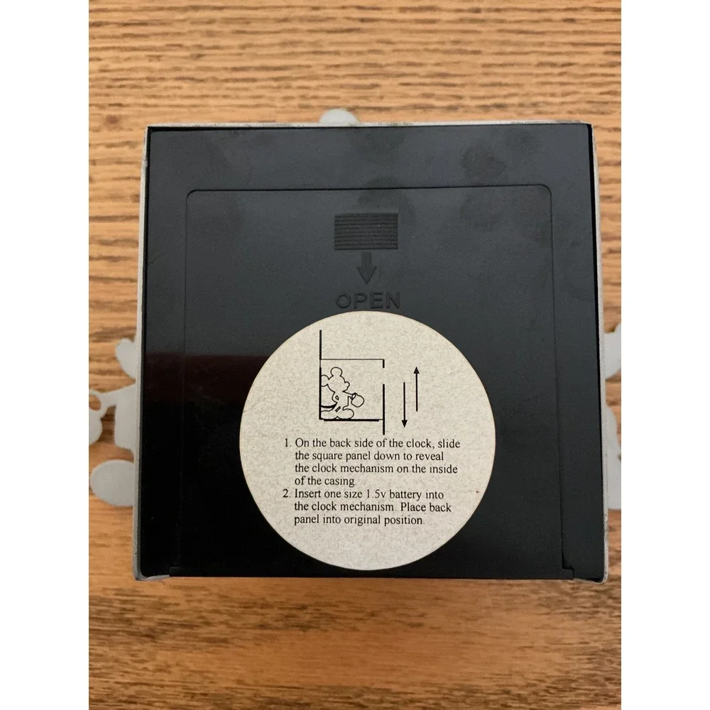 Vintage 1999 Disney Mickey Mouse Grey Metal Cube Desk Clock Target Exclusive